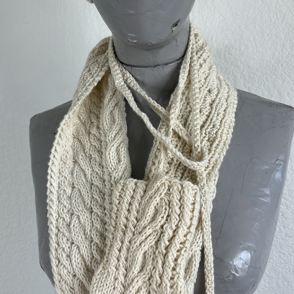 Mountain Masche Hornby Island Knit Scarf, Gloves, Beanie Cable Knit Set - Picture 6 of 10